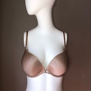 Victoria’s Secret bombshell bra